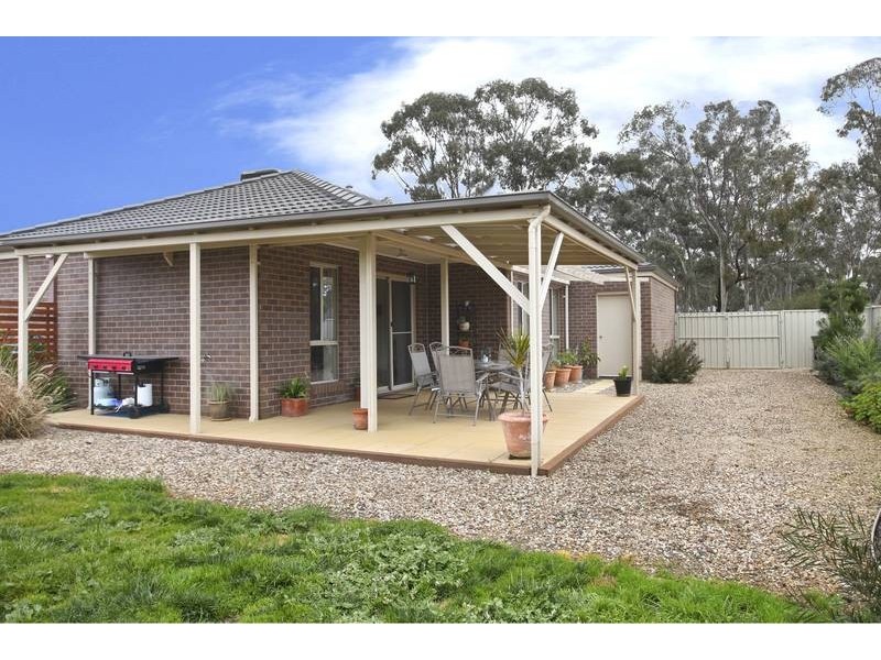21 Cooba Drive, Epsom VIC 3551