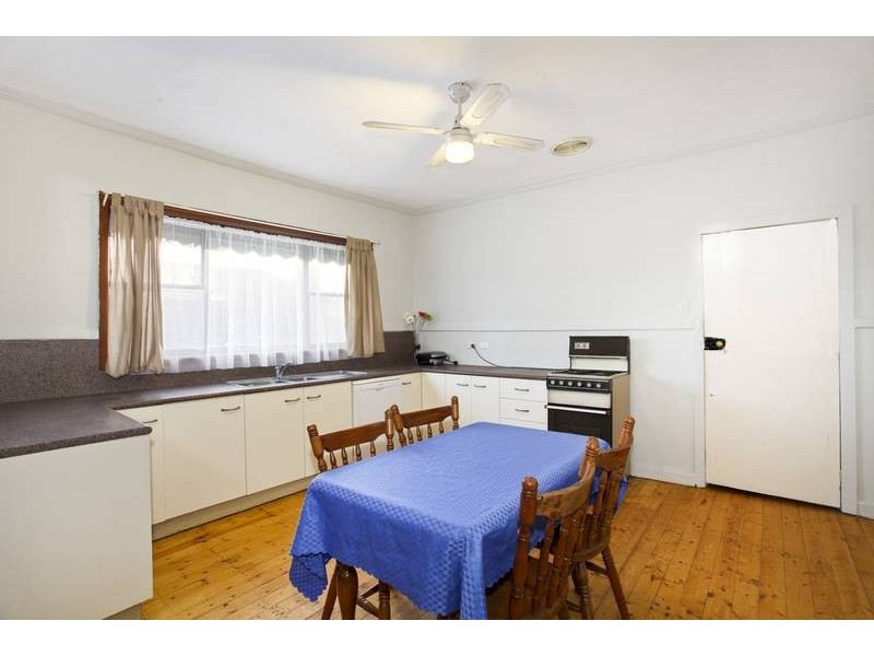 43 Race Street, Flora Hill VIC 3550