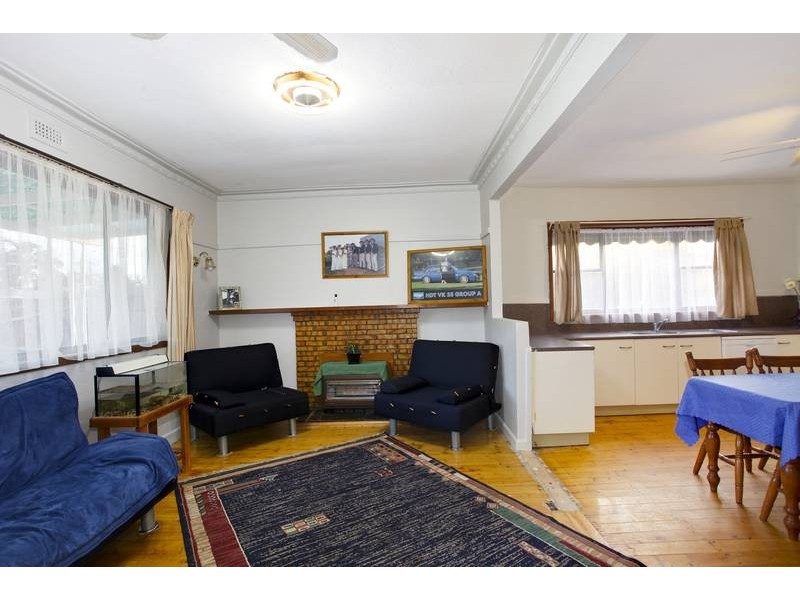 43 Race Street, Flora Hill VIC 3550