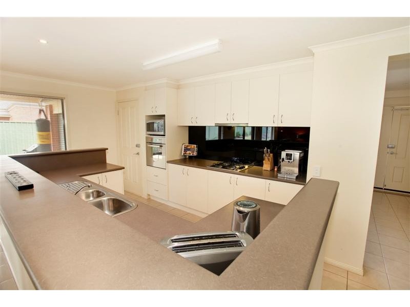 15 Lewana Way, Strathfieldsaye VIC 3551