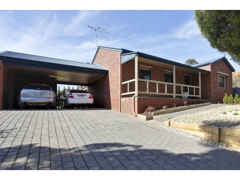 6 Hillary Court, Strathdale VIC 3550