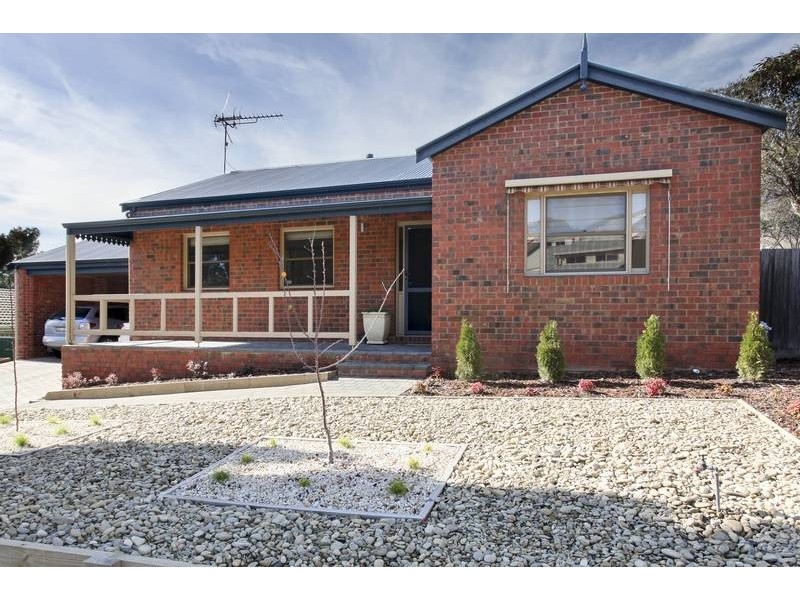6 Hillary Court, Strathdale VIC 3550