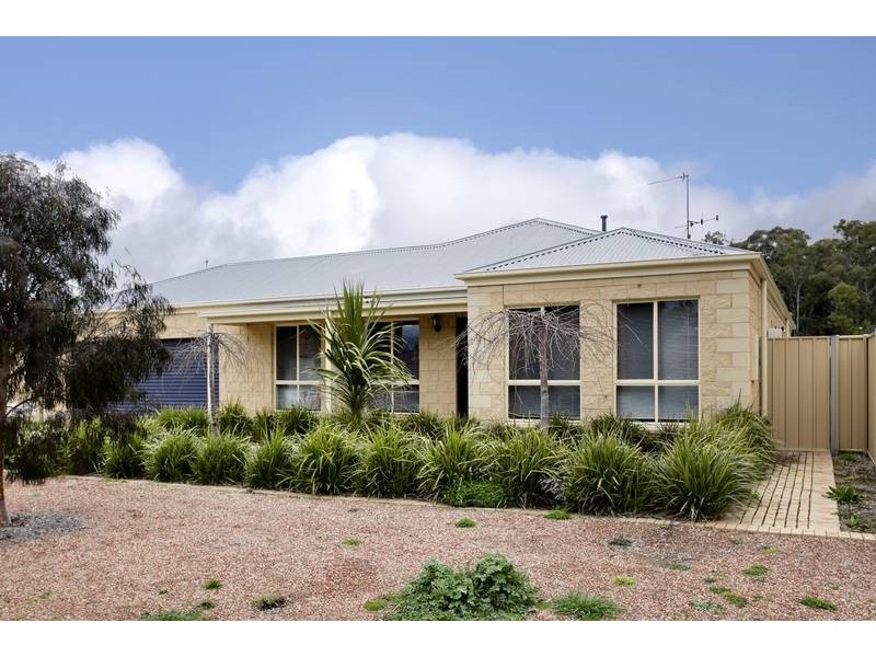 6 Hasker Drive, Kangaroo Flat VIC 3555