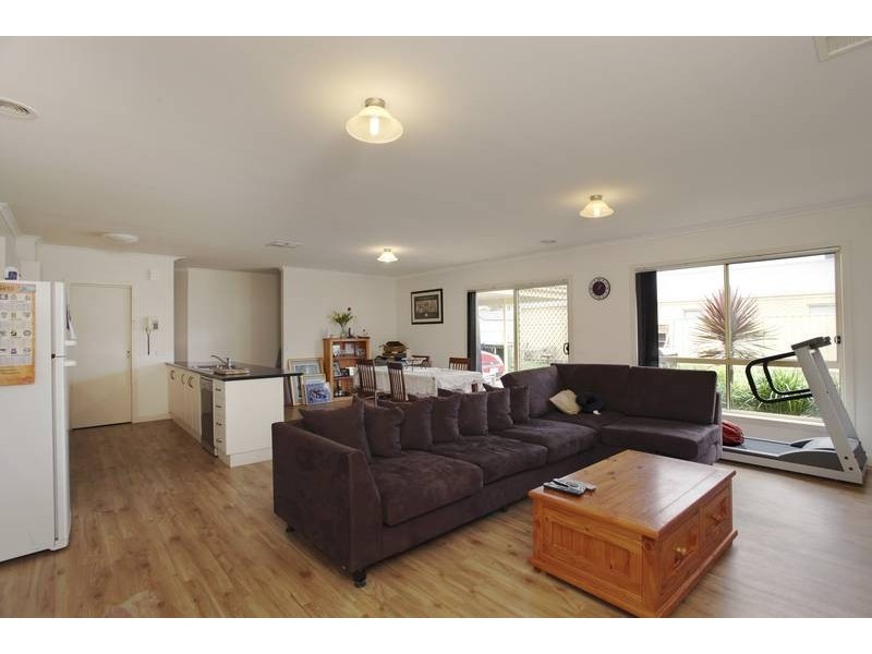 6 Hasker Drive, Kangaroo Flat VIC 3555