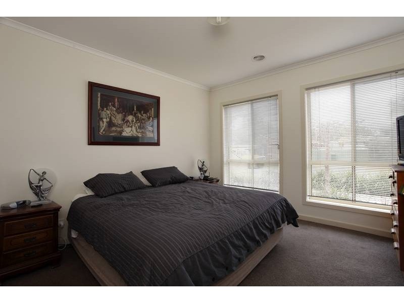 6 Hasker Drive, Kangaroo Flat VIC 3555