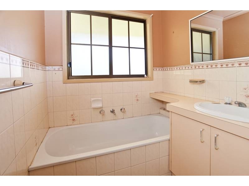 38 Wesley Street, Kangaroo Flat VIC 3555