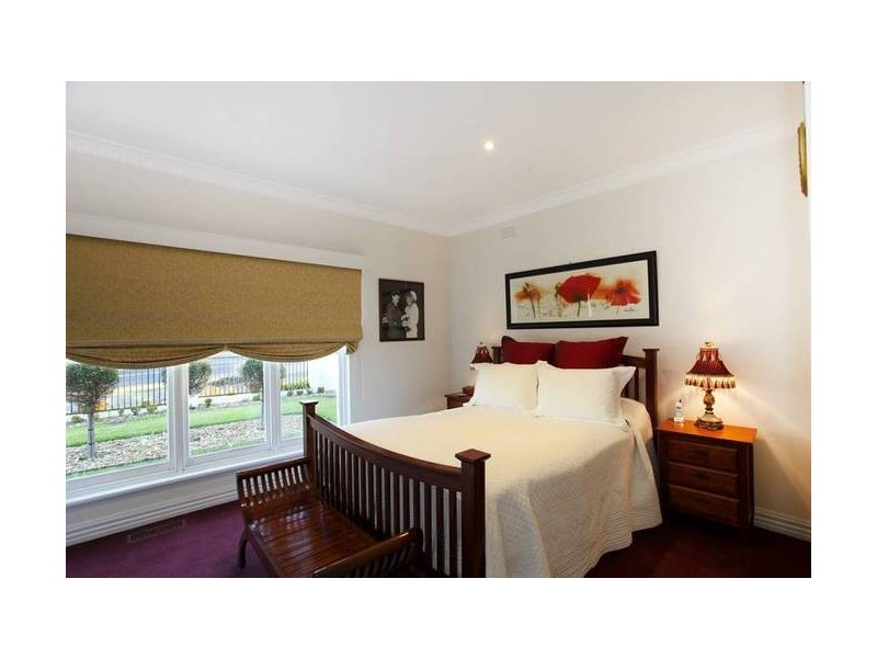 16 Eaglehawk Road, Bendigo VIC 3550