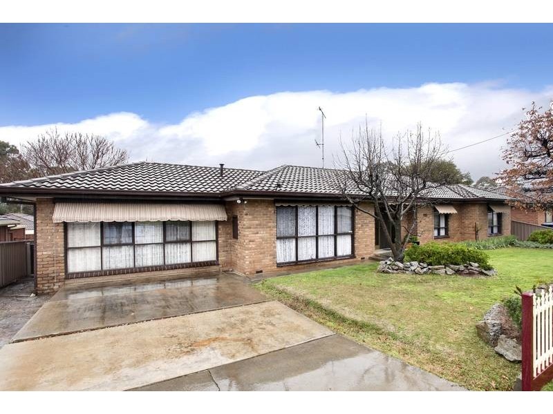 235 MacKenzie Street West, Kangaroo Flat VIC 3555