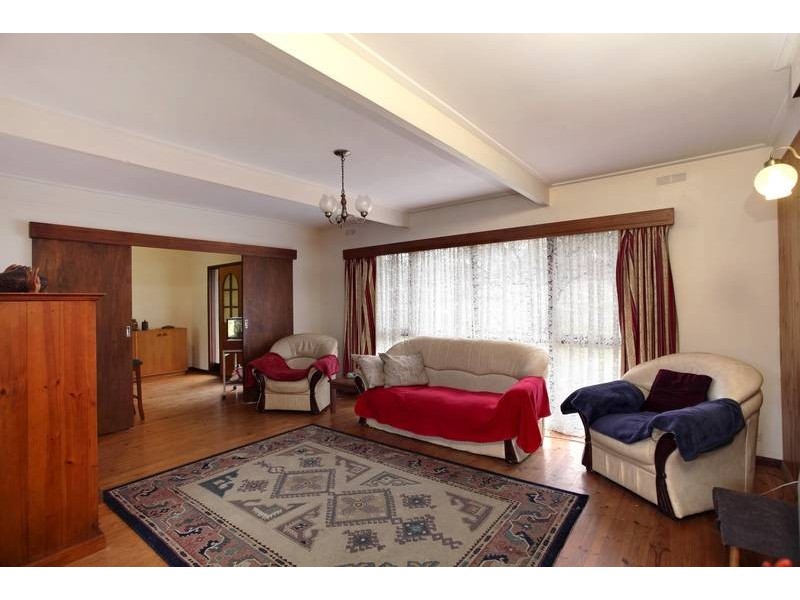 235 MacKenzie Street West, Kangaroo Flat VIC 3555