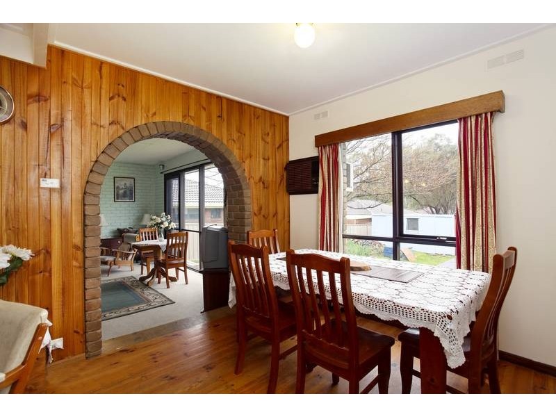 235 MacKenzie Street West, Kangaroo Flat VIC 3555