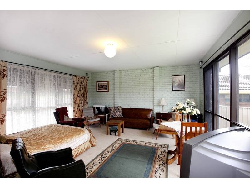 235 MacKenzie Street West, Kangaroo Flat VIC 3555