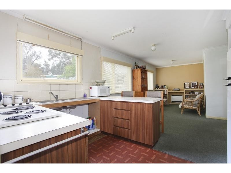 3 Moyna Drive, Spring Gully VIC 3550