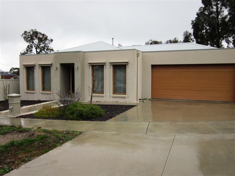 2 Moonah Court, Eaglehawk VIC 3556