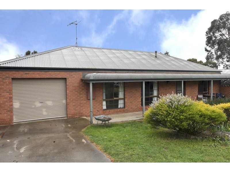 2/12 Langford Court, Strathdale VIC 3550