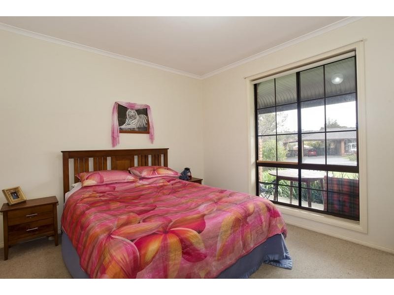 2/12 Langford Court, Strathdale VIC 3550