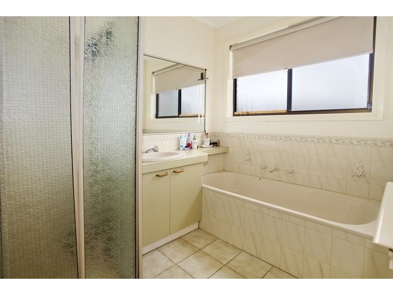 2/12 Langford Court, Strathdale VIC 3550