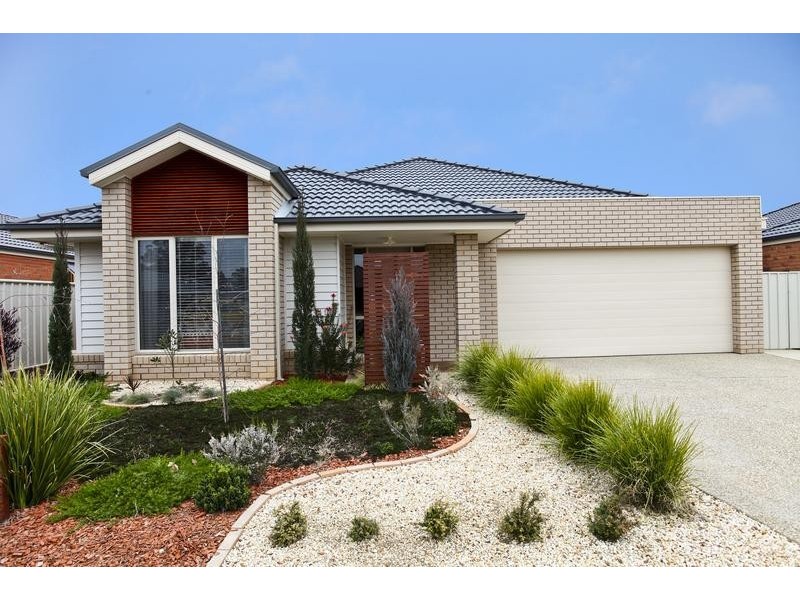 8 McConnachie Court, Epsom VIC 3551