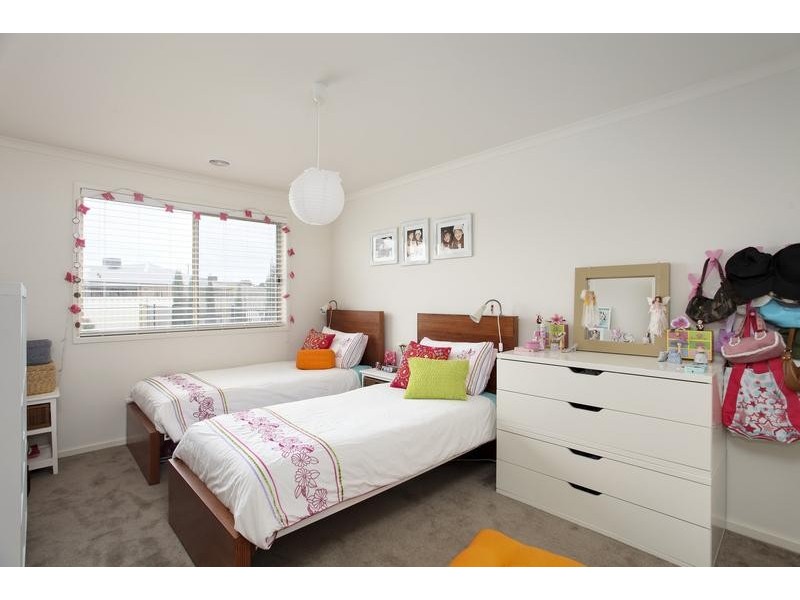 8 McConnachie Court, Epsom VIC 3551