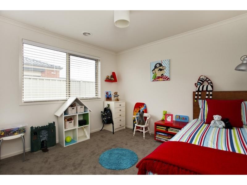8 McConnachie Court, Epsom VIC 3551