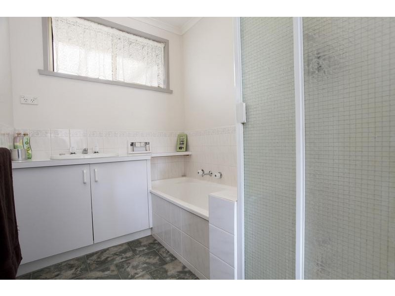 43 John Street, Kangaroo Flat VIC 3555