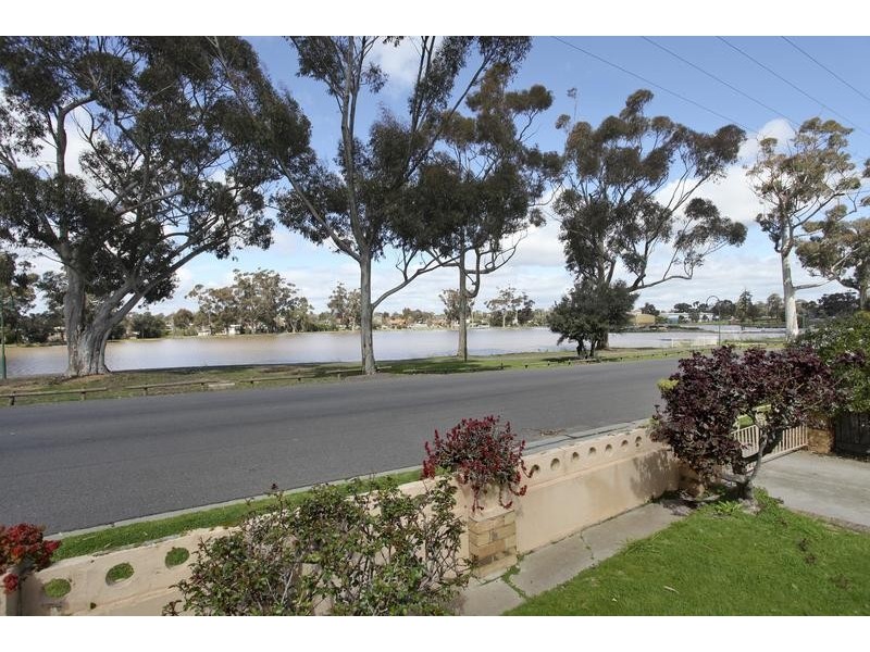 53 Simpsons Road, Eaglehawk VIC 3556