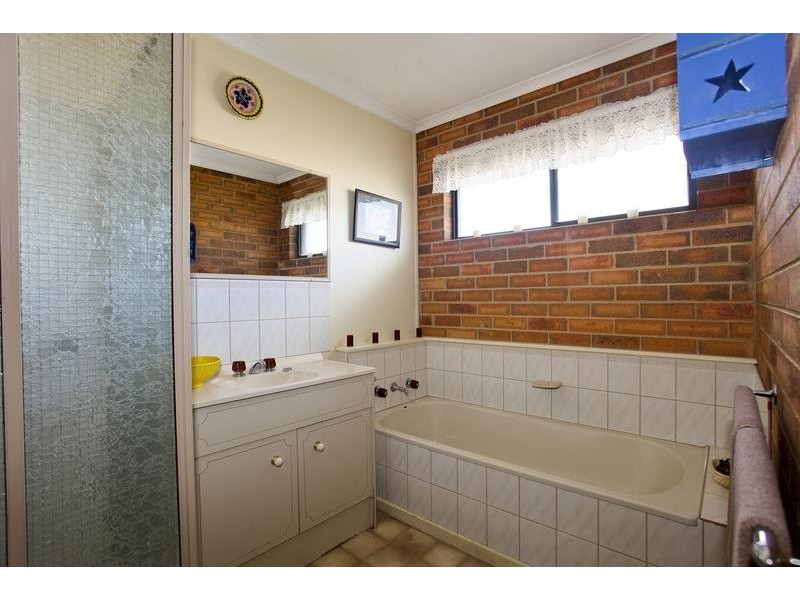 2/97C Panton Street, Golden Square VIC 3555
