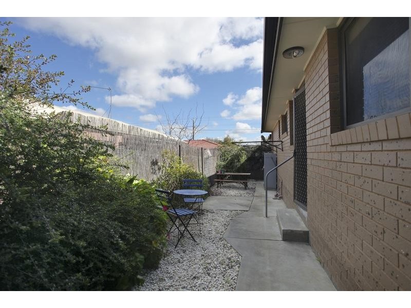 2/97C Panton Street, Golden Square VIC 3555