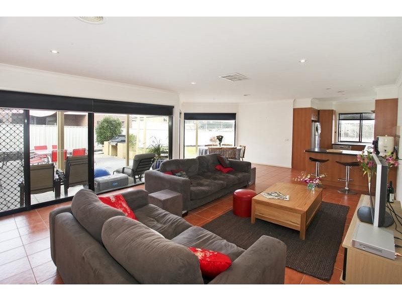 12 Parkside Boulevard, Strathdale VIC 3550