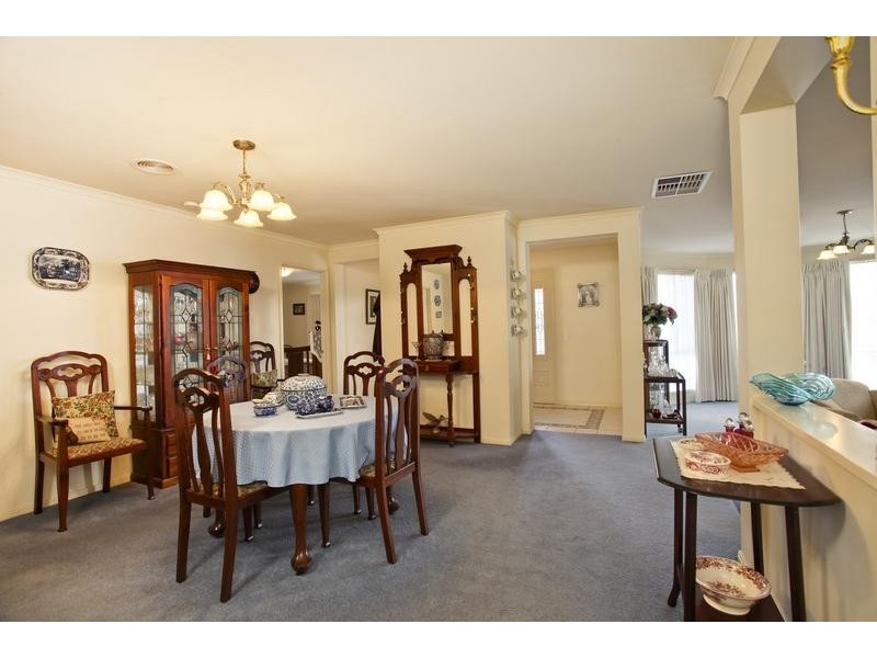 8 Kawana Drive, Maiden Gully VIC 3551