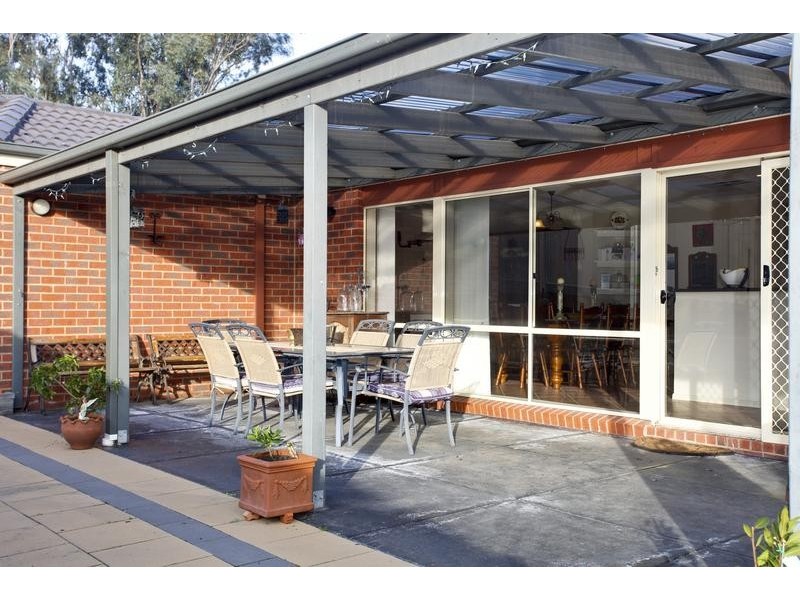 8 Kawana Drive, Maiden Gully VIC 3551