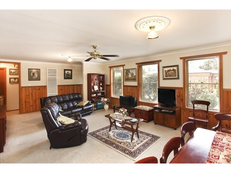 2/8 Aitken Street, Kangaroo Flat VIC 3555