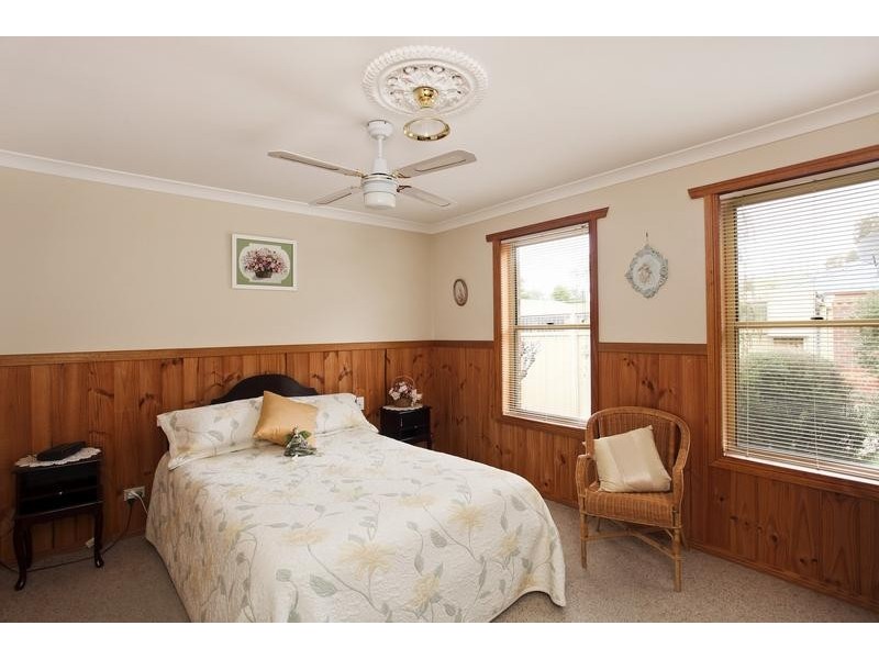 2/8 Aitken Street, Kangaroo Flat VIC 3555