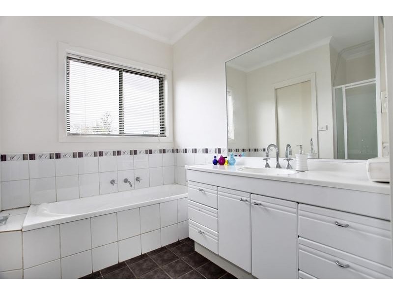 7 May Street, Kangaroo Flat VIC 3555