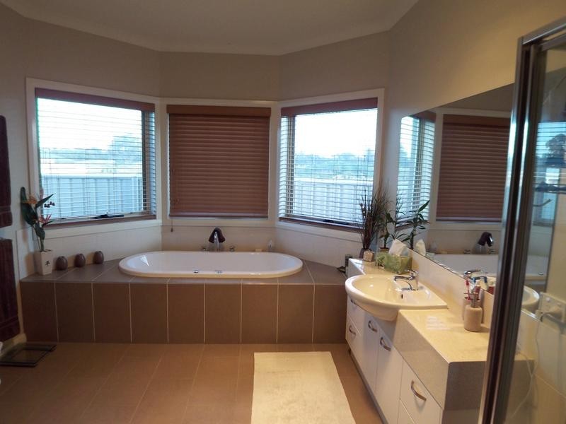 3 Hanover Place, Strathfieldsaye VIC 3551