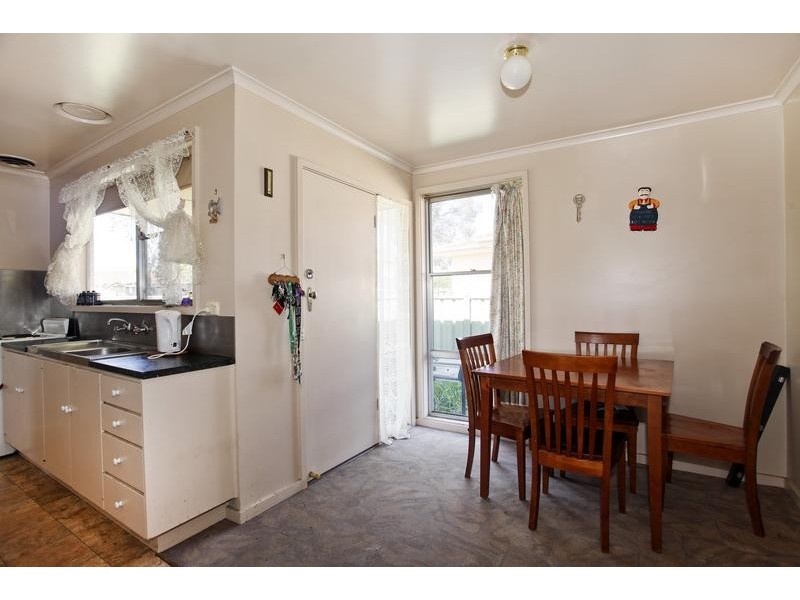 8 Oswald Street, California Gully VIC 3556