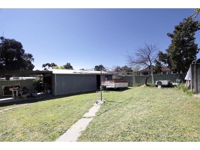8 Oswald Street, California Gully VIC 3556
