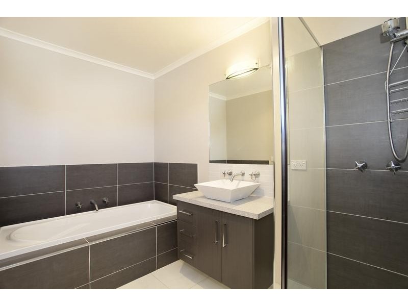 1A Sterry Street, Golden Square VIC 3555