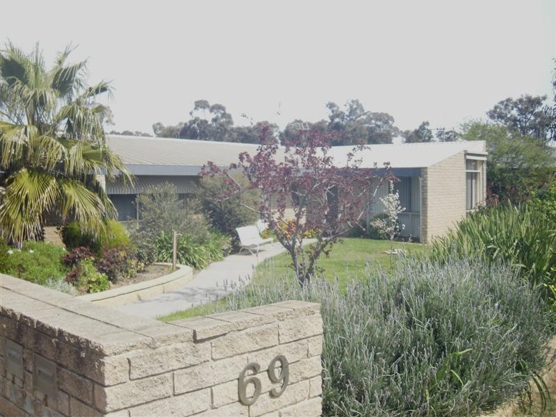 1/69 Symonds Street, Golden Square VIC 3555