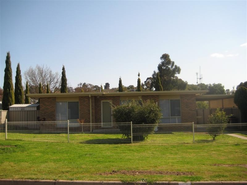 1/6 Stanfield Street, Long Gully VIC 3550