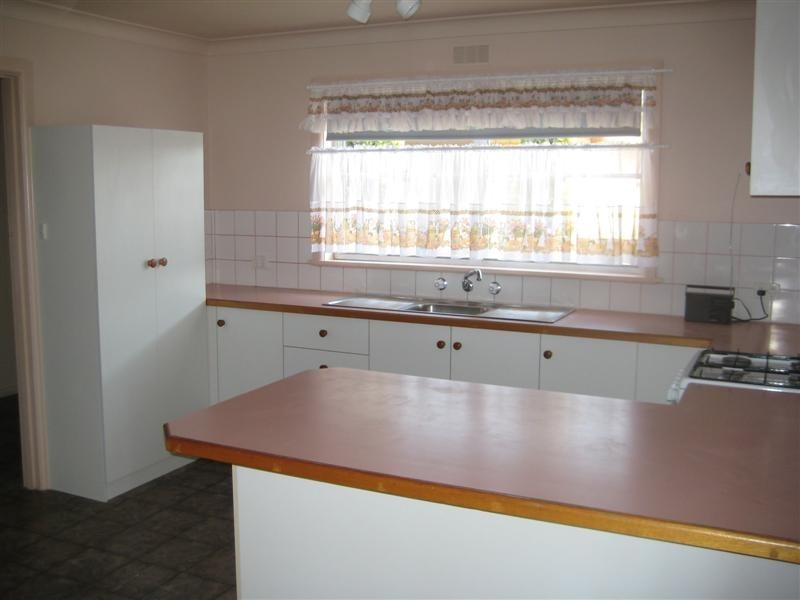 1/6 Stanfield Street, Long Gully VIC 3550