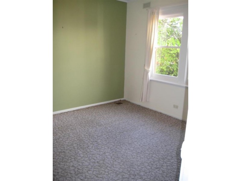 9 Howard Street, Quarry Hill VIC 3550