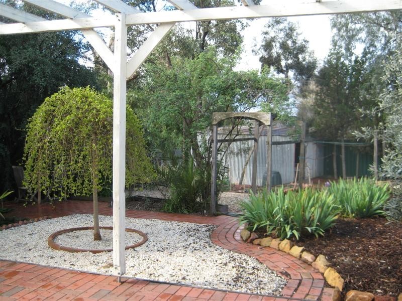 9 Howard Street, Quarry Hill VIC 3550