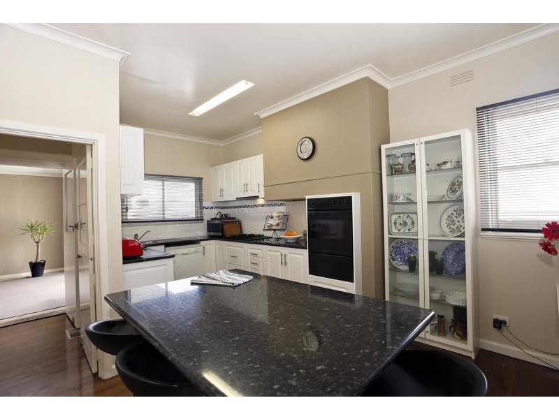 384 Eaglehawk Road, Eaglehawk VIC 3556