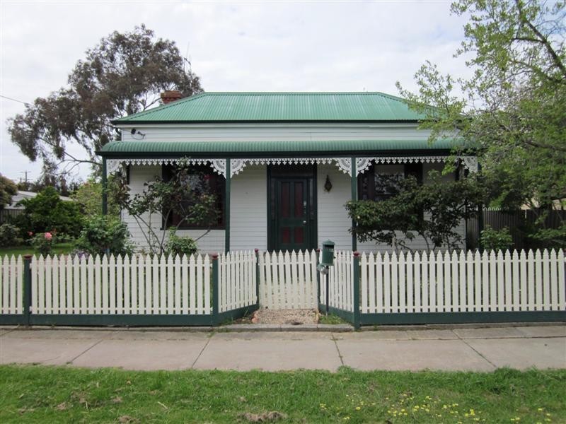 34 Raglan Street, White Hills VIC 3550