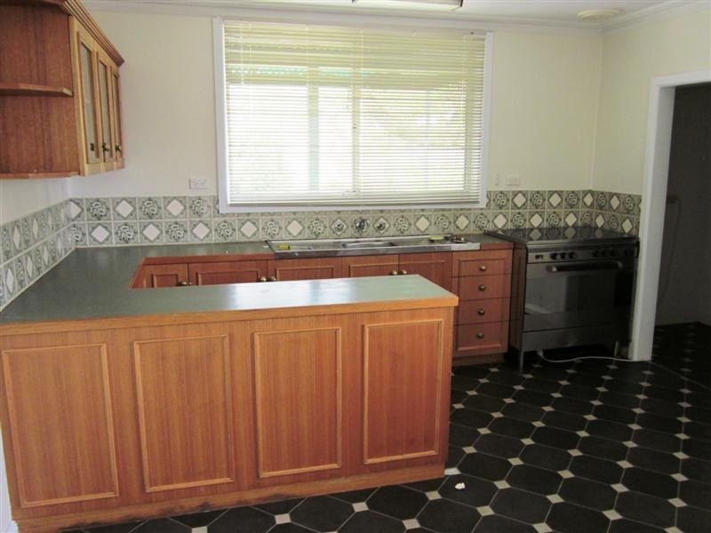 34 Raglan Street, White Hills VIC 3550