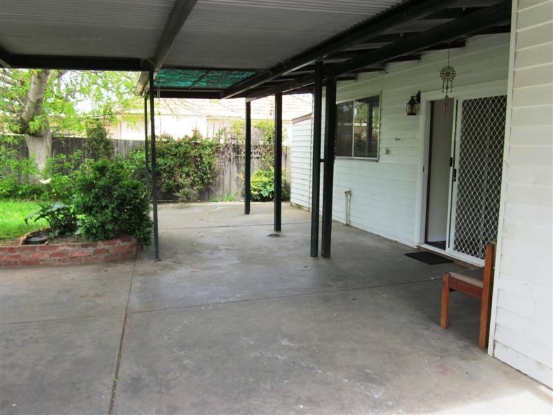 34 Raglan Street, White Hills VIC 3550
