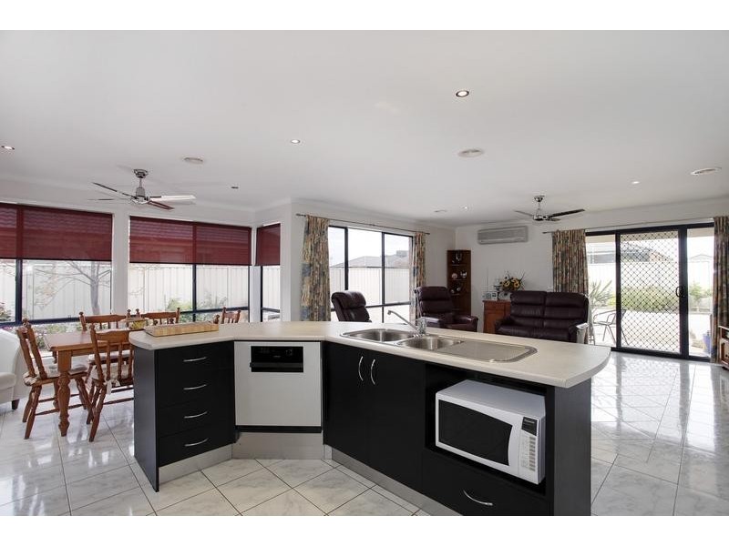 17 Manna Gum Drive, Epsom VIC 3551