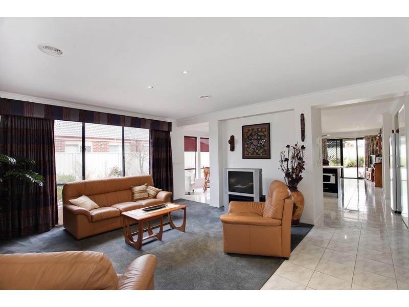 17 Manna Gum Drive, Epsom VIC 3551