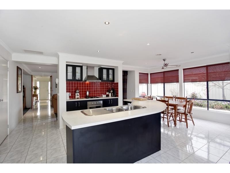 17 Manna Gum Drive, Epsom VIC 3551