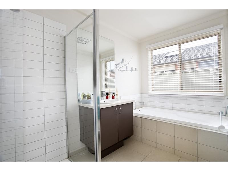 8 McConnachie Court, Bendigo VIC 3550